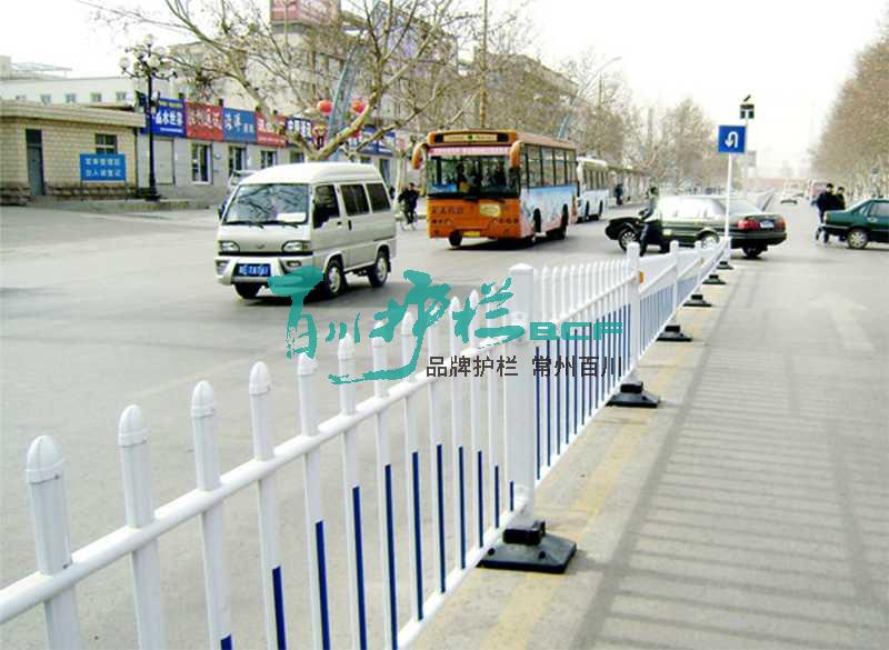 河北邢臺防跨型道路護(hù)欄工程