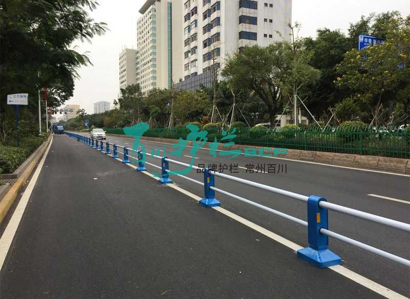 廣東汕頭市移動護(hù)欄